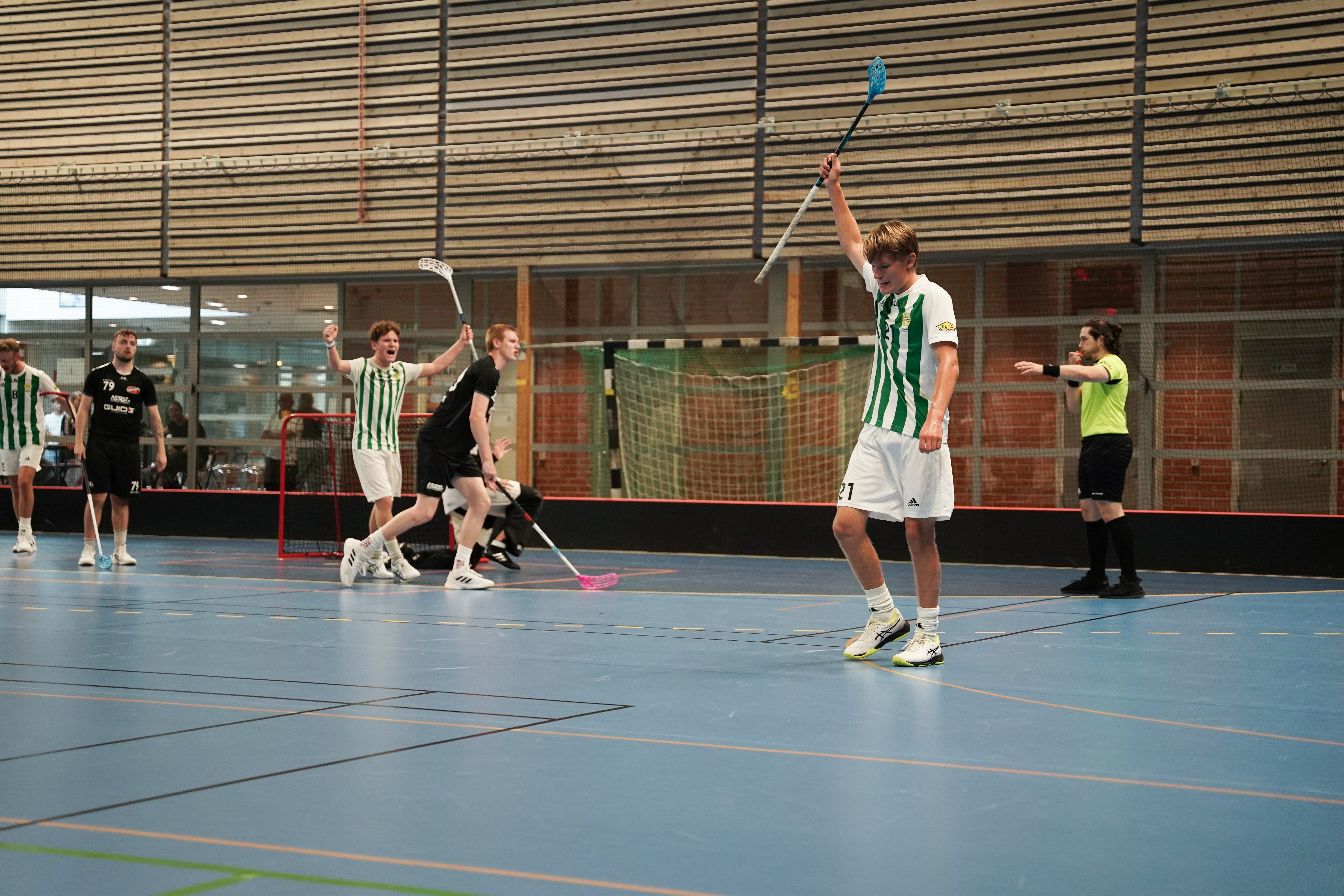 53977789925 609646F94f O 2