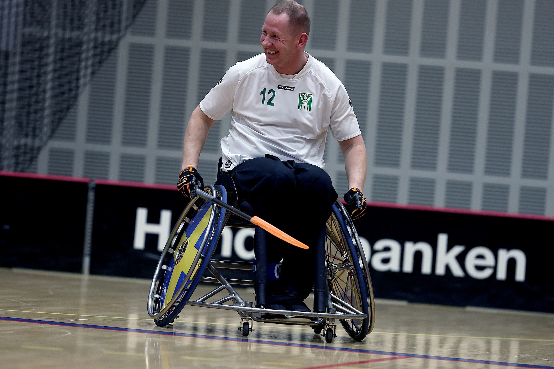 Rullstolsinnebandy2